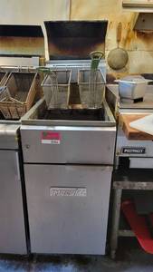 lot 2466 image: Commerical Imperial Natural Gas Deep Fryer