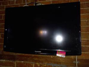 lot 8718 image: Panasonic 30in TV