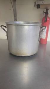 lot 8744 image: 11in Cooking Pot