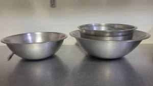 lot 8749 image: (6) Stainless Steel Mixing Bowls