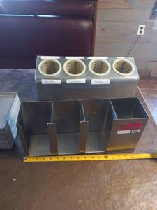 lot 8776 image: Beverage station organizers