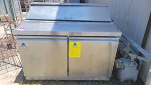 lot 8804 image: Ascend Commerical Refrigerated Sandwhich Prep Table