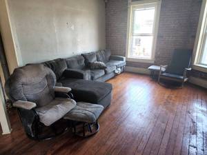 lot 8824 image: Living Room Furniture Lot