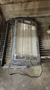 lot 6986 image: Comfort Zone Heater