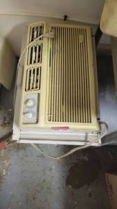 lot 6989 image: Whirlpool Air Conditioner