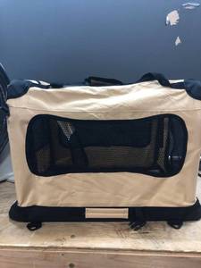 lot 39222 image: 2 PET Pet Soft Crate Foldaway