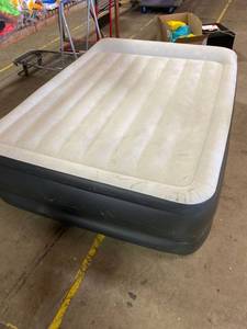 lot 73833 image: Sleep Lux Full Sized Double Air Mattress Tested Has Warehouse Dirt