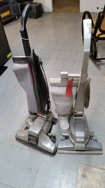 lot 3032 image: Two Vacuums