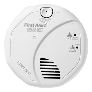lot 7691 image: First Alert SCO5CN Combination Smoke and Carbon Monoxide Alarm, Battery Operated