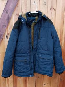 lot 7724 image: Womens fur hooded coat size 5x