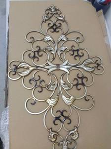 lot 8357 image: Stratton Home Decor, Antique Silver