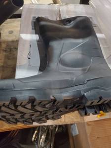 lot 147 image: Rubber Boots Size 14