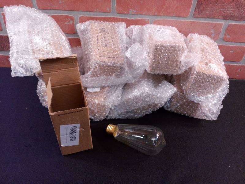 lot 4 image: Vintage Look Edison Light Bulbs 40W 110V