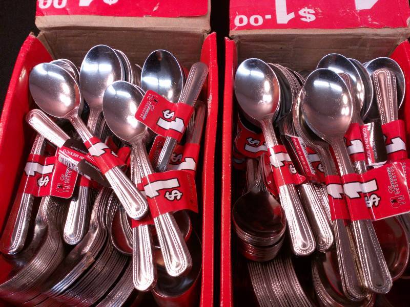 lot 33 image: Lenomex Teaspoons Corona Set