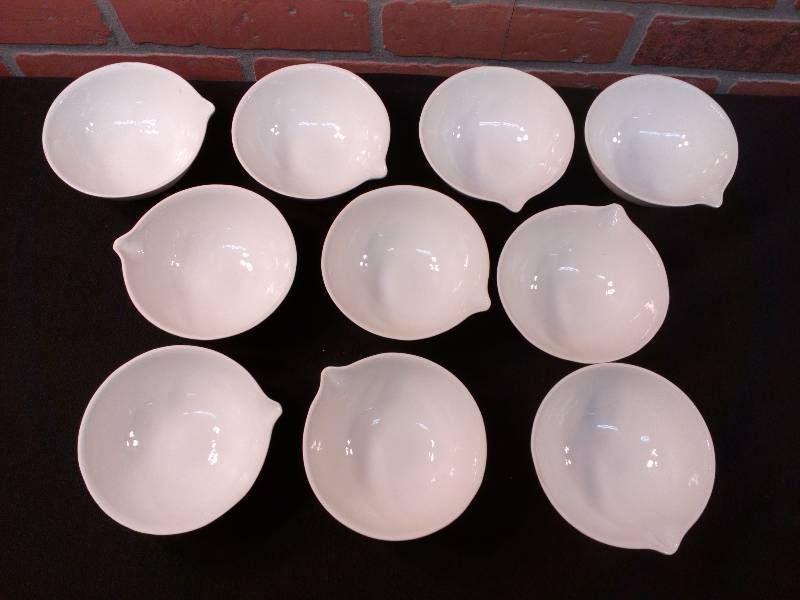lot 34 image: VWR Evaporating Dishes