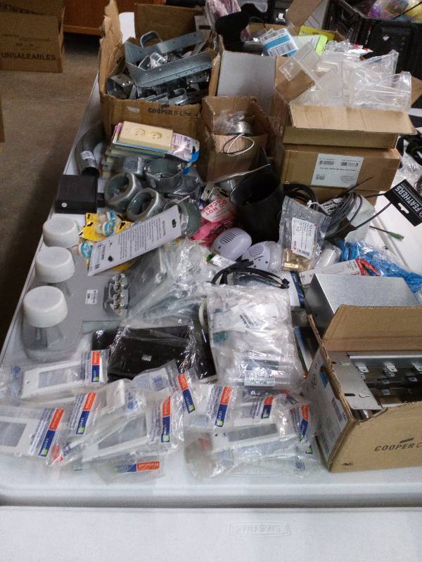 lot 57 image: Lot of Electrical and Electronics Items