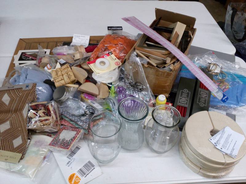 lot 59 image: Craft Lot