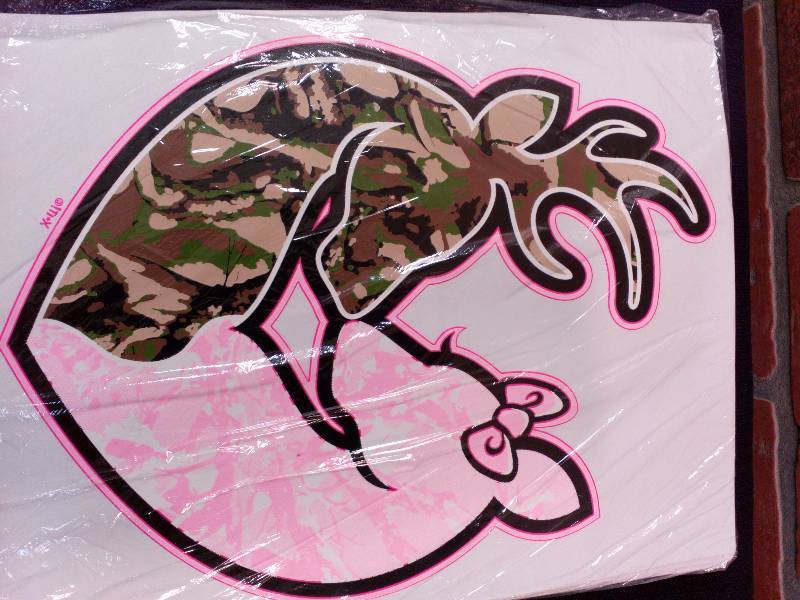 lot 78 image: Iron Ons - Kissing Deer