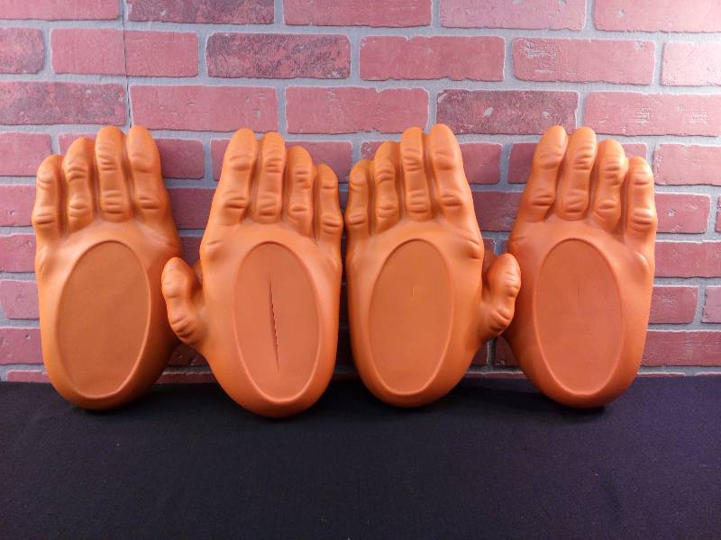 lot 92 image: Jungle Book King Louie Plastic Feet