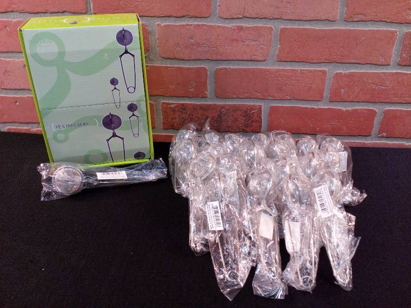 lot 102 image: Fox Run Mesh Stainless Tea Infusers