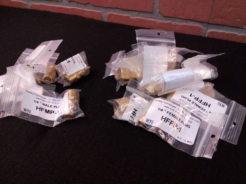 lot 116 image: Reading Technologies High Flow Male & Female Plugs