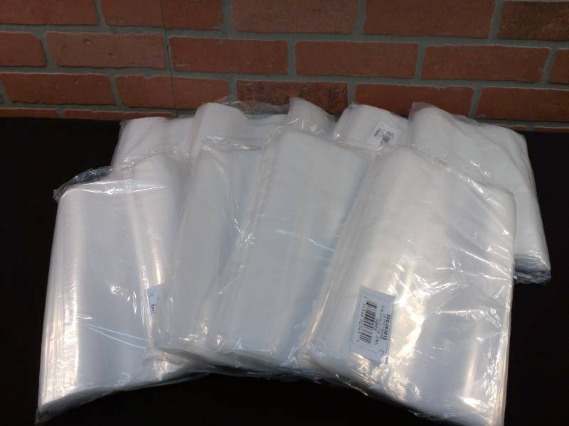 lot 122 image: Elkay Gussetted Poly Bags