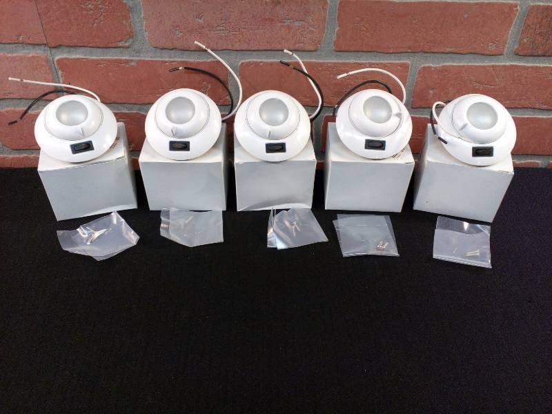 lot 125 image: Arcon Swivel Recessed Lights 12V Halogen