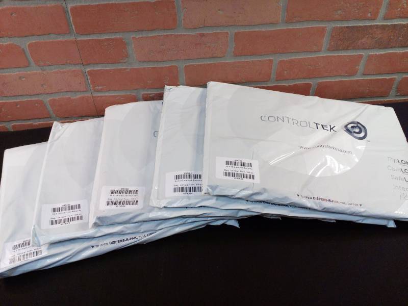 lot 137 image: Control Tek Interlock Deposit Security Twin Bags