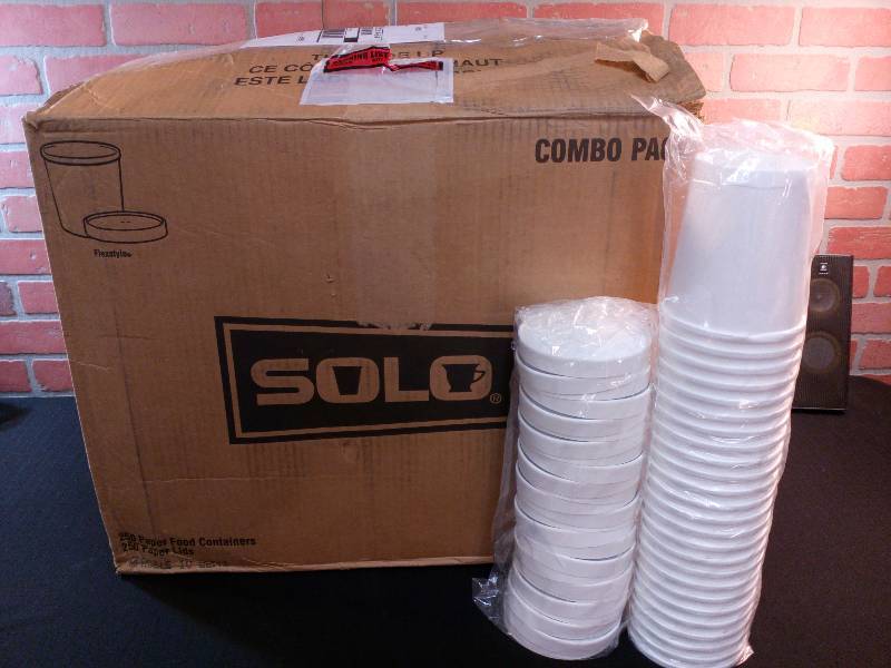 lot 151 image: Solo Paper Food Containers With Lids