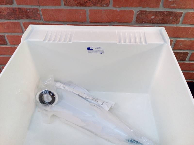 lot 165 image: Laundry TubSlop Sink