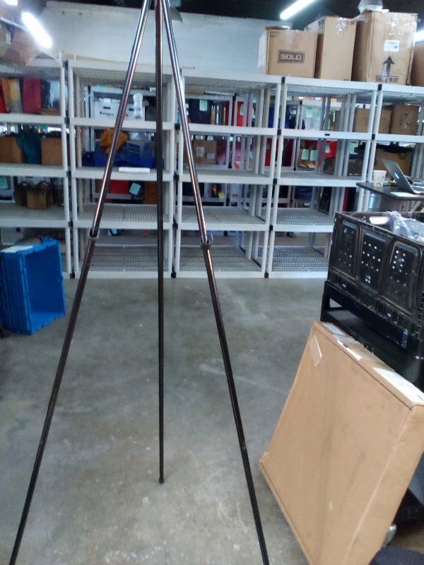 lot 168 image: Quartet Instant Easel