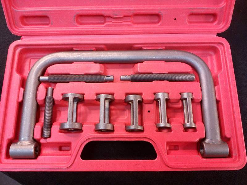 lot 173 image: Specialty Tool Kit & Case