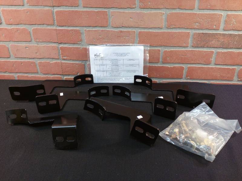 lot 200 image: Westin 4 Oval Platinum Step Bar Brackets