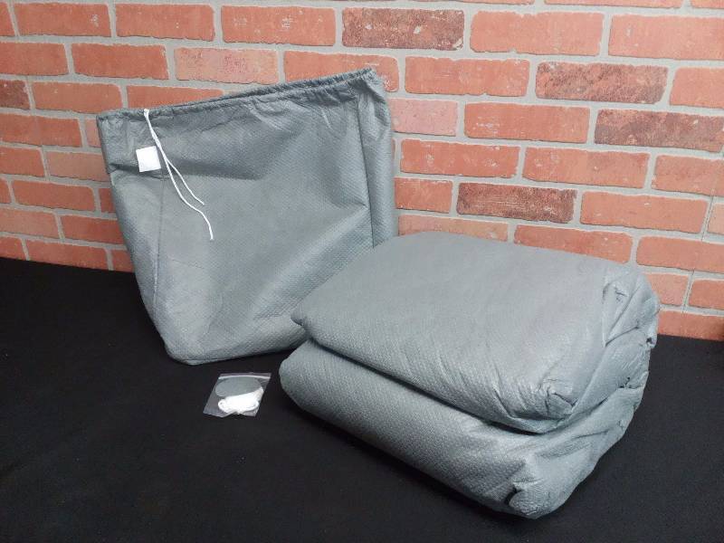 lot 218 image: Oxgard Vehicle Car Cover Water Resistant