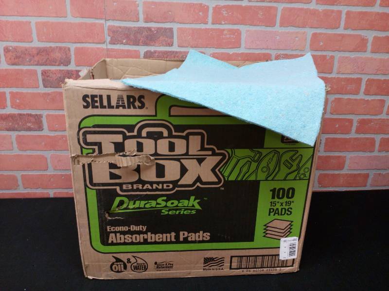 lot 239 image: Sellars Tool Box Absorbant Pads