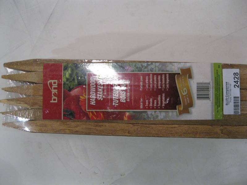 lot 2428 image: Hardwood Garden Stakes 4 Pack of 36