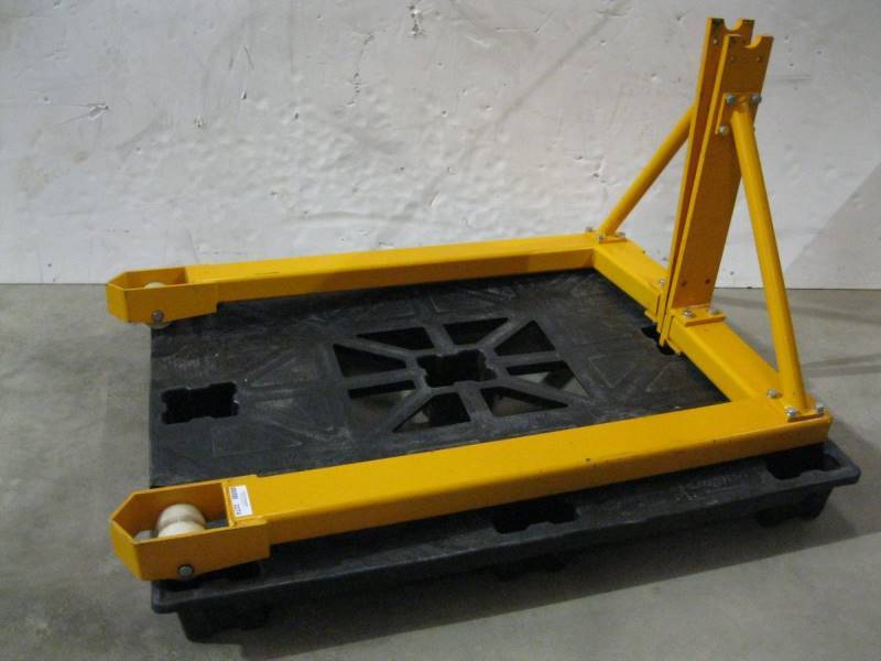 lot 2274 image: Legs for Lift Truck  Pallet Jack, with Wheels , order Picker