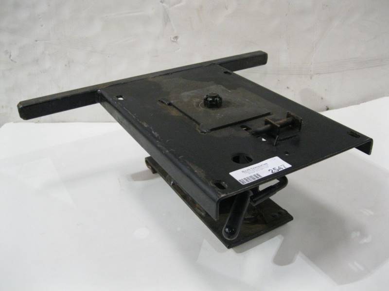 lot 2547 image: Vehicle Seat Swivel