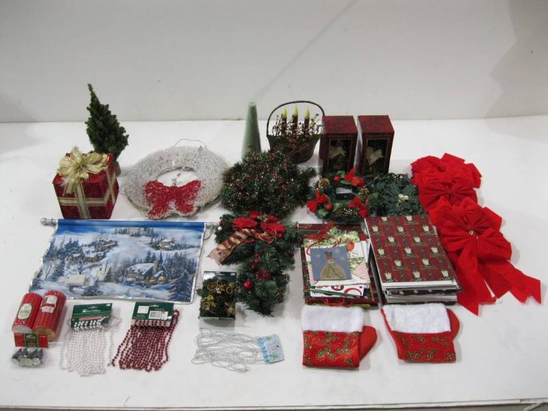 lot 2298 image: Large Lot of Christmas Decorations