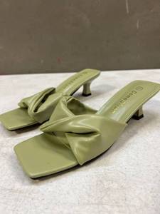 lot 32271 image: ComeShun Womens Shoes Green Size 7