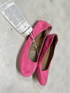lot 38383 image: Pink Flats - Size 6.5