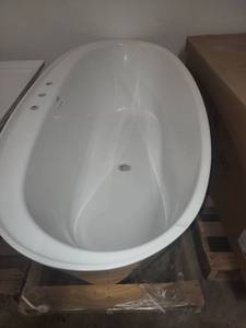 lot 8332 image: Jacuzzi Tub