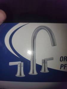 lot 8407 image: Proflo Two Handle Roman Tub Faucet Trim