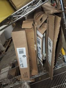 lot 8454 image: Lot Of 4 Toilet Lids
