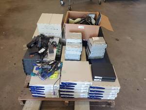 lot 8480 image: Large Lot of Eletronics and Computer Accessories