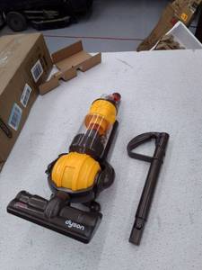 lot 42615 image: Dyson Toy Ball Vacuum