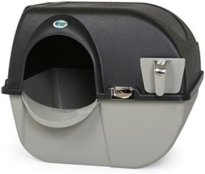 lot 28743 image: Omega Paw Rolln Clean - Litter Box