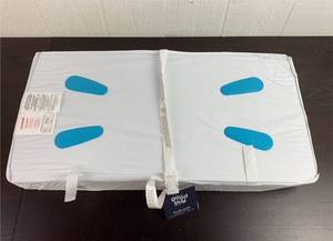 lot 53435 image: Munchkin Contoured Changing Pad