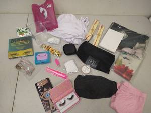 lot 3461 image: 9x5 12 x6 Mystery box full of goodies(eyelashes, stickers,headband, bracelets and more)