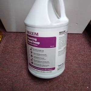 lot 9861 image: MAXIM FOAMING HAND SOAP 1 GALLON